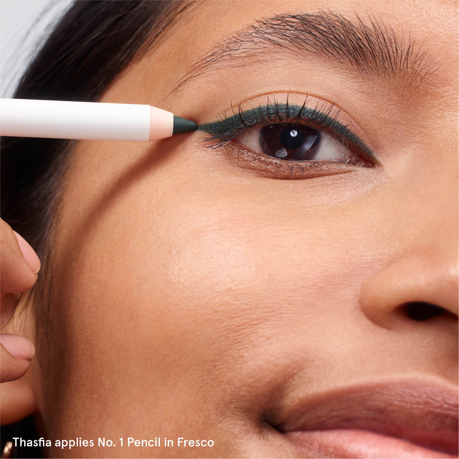NO 1. PENCIL CREAMY LONG-WEARING EYELINER (DELINEADOR PARA OJOS DE LARGA DURACIÓN)